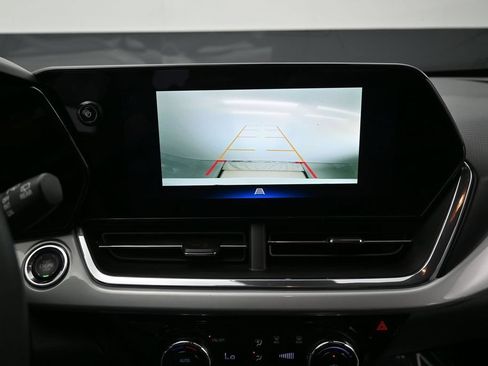 Certified 2025 Chevrolet Trax LT FWD image 16