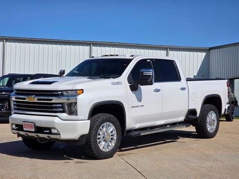 Used 2021 Chevrolet Silverado 2500 High Country w/ Technology Package AWD/4WD image 3