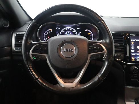 Used 2019 Jeep Grand Cherokee Altitude image 22