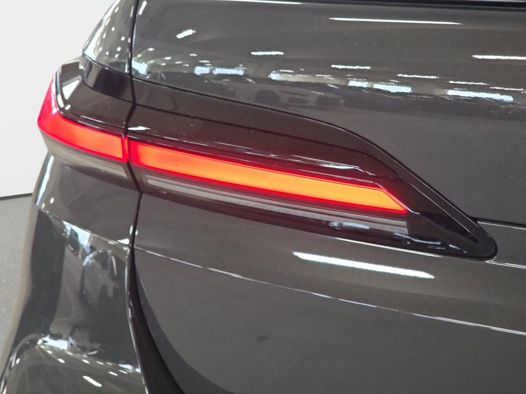 Certified 2023 BMW 740i w/ Parking Assistance Package RWD image 22