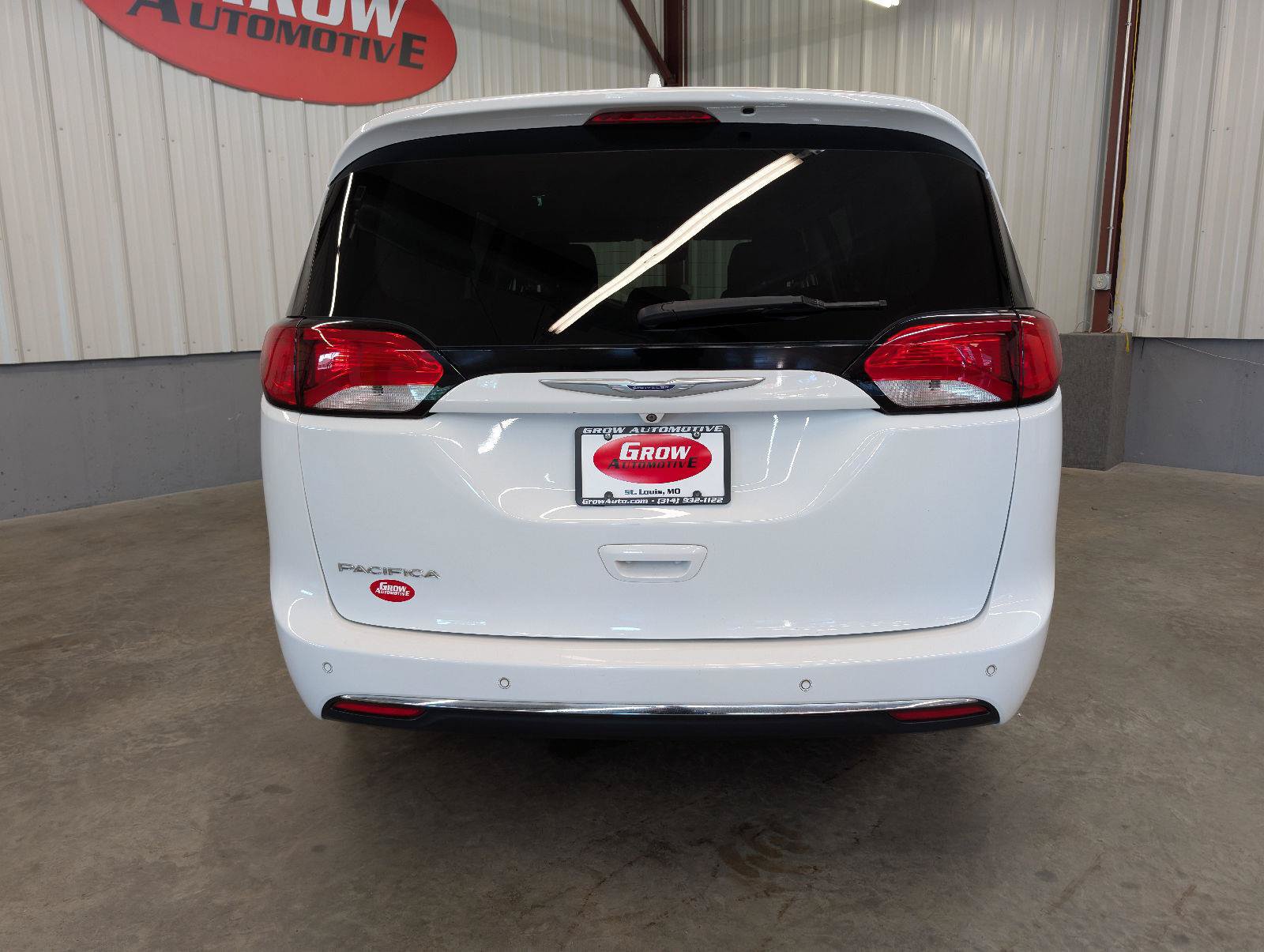 Used 2019 Chrysler Pacifica Touring-L Plus w/ Advanced Safetytec Group FWD image 13