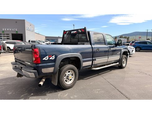 Used 2005 Chevrolet Silverado 2500 LS w/ Heavy-Duty Power Package AWD/4WD image 6