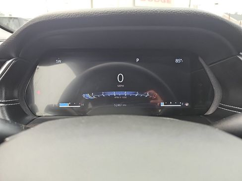 Used 2023 Jeep Grand Cherokee Laredo AWD/4WD image 28
