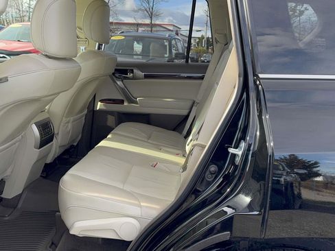 Used 2019 Lexus GX 460 Premium w/ Premium Package image 14
