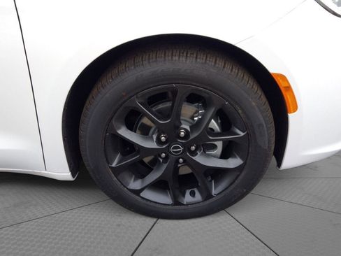 New 2026 Chrysler Pacifica Limited w/ S Appearance Package image 35