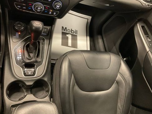 Used 2022 Jeep Cherokee Limited image 22