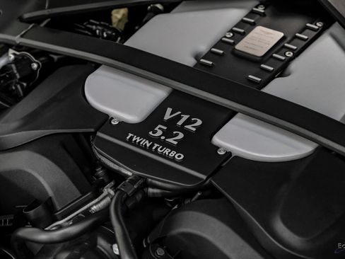Used 2023 Aston Martin V12 Vantage RWD image 95