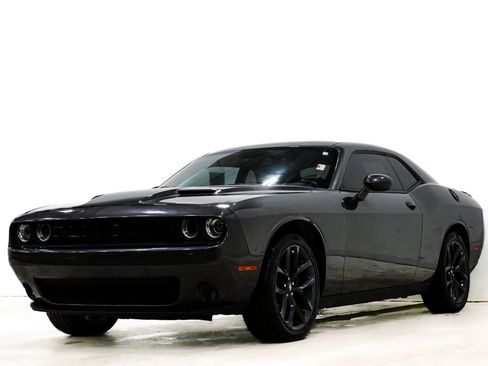 Used 2021 Dodge Challenger SXT w/ Blacktop Package image 3