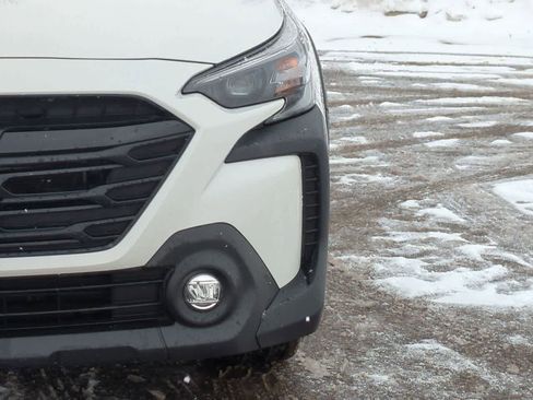 Certified 2025 Subaru Outback Onyx Edition image 10