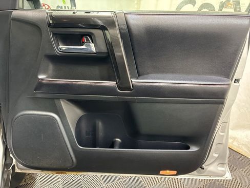 Used 2016 Toyota 4Runner Trail Premium AWD/4WD image 11