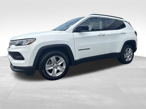 Used 2022 Jeep Compass Latitude FWD image 5