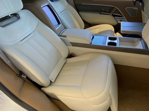 New 2025 Land Rover Range Rover SV image 11