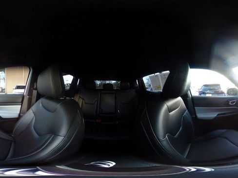 Used 2025 Jeep Compass Limited image 43