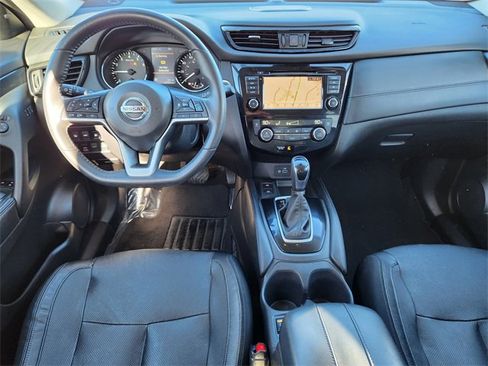 Used 2020 Nissan Rogue SL w/ Premium Package image 10