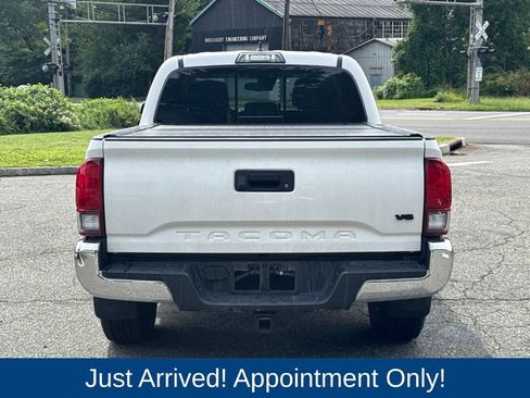 Used 2019 Toyota Tacoma TRD Off-Road AWD/4WD image 6
