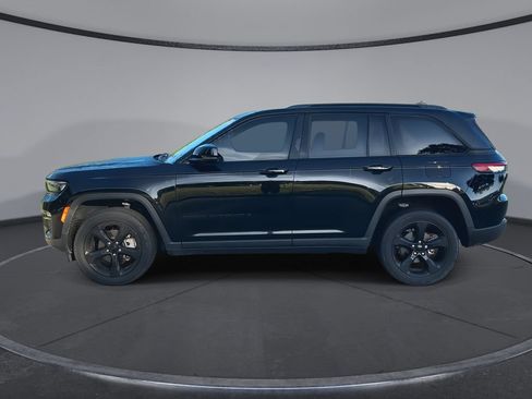 Used 2023 Jeep Grand Cherokee Limited w/ Black Appearance Package RWD image 5