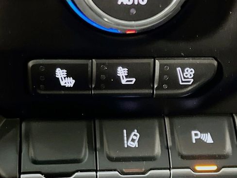 Certified 2022 Chevrolet Silverado 2500 High Country w/ LPO, Dark Essentials Package image 21