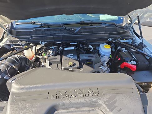 Used 2024 RAM 2500 Limited w/ Safety Group image 31