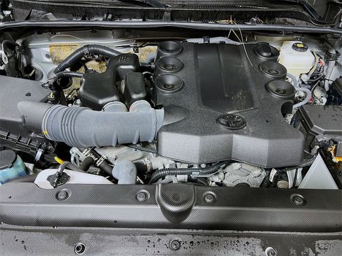 Certified 2024 Toyota 4Runner SR5 image 27