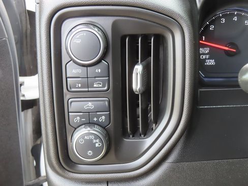 Used 2021 Chevrolet Silverado 1500 Custom image 7