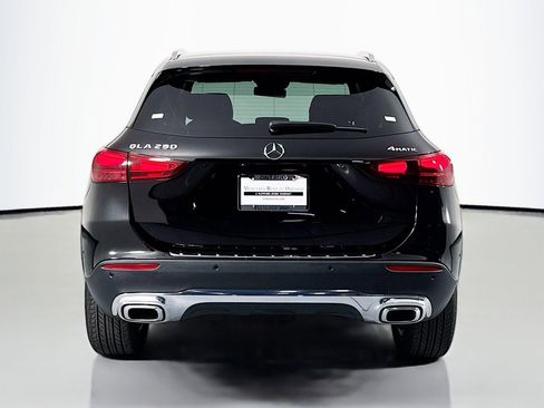 Used 2025 Mercedes-Benz GLA 250 4MATIC image 4