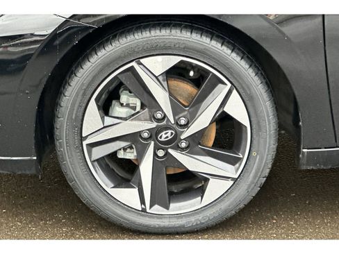 Used 2023 Hyundai Elantra Limited image 26