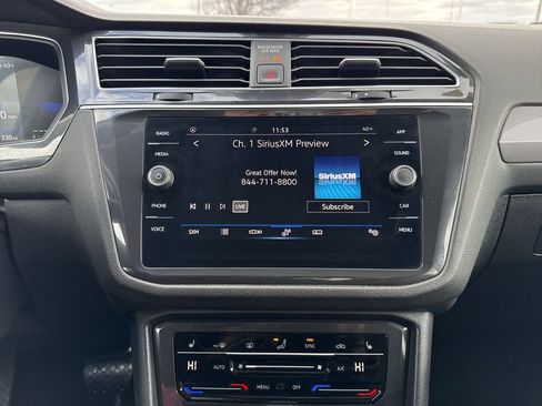 Used 2024 Volkswagen Tiguan SE image 12