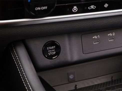 Certified 2025 Nissan Rogue Platinum image 24