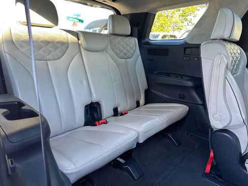 Used 2021 Hyundai Palisade Calligraphy image 28