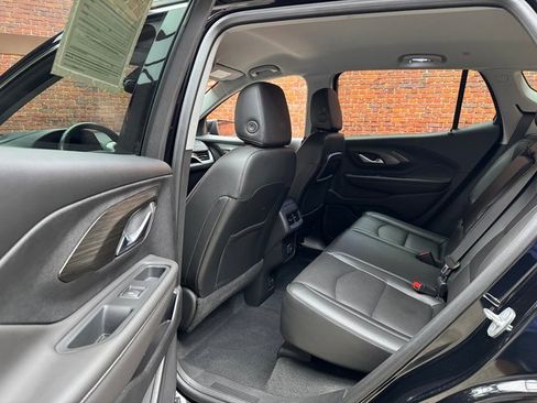 Used 2022 GMC Terrain SLT w/ Tech Package image 23