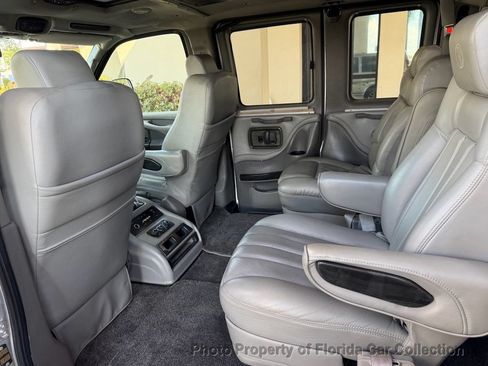 Used 2013 GMC Savana 1500 RWD image 9