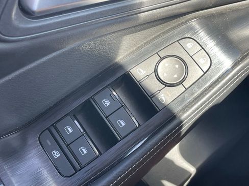 Used 2025 Nissan Rogue SV image 12