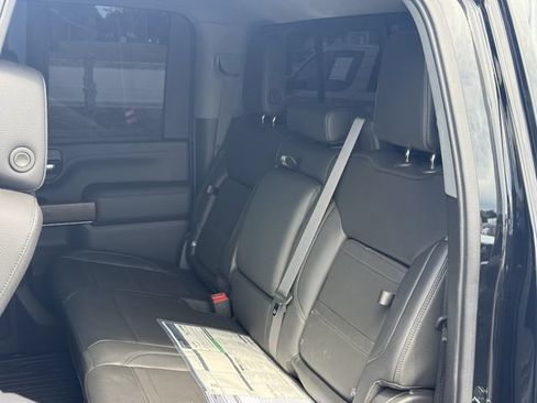 Used 2022 GMC Sierra 3500 Denali w/ Denali Ultimate Package AWD/4WD image 32