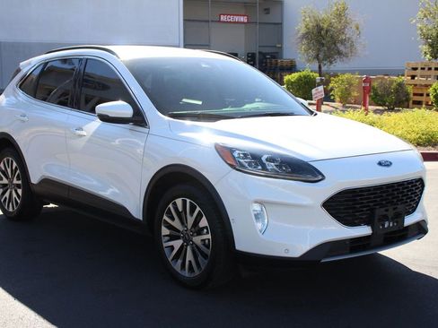 Certified 2020 Ford Escape Titanium AWD/4WD image 11