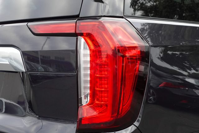 Used 2024 GMC Yukon XL Denali AWD/4WD image 10