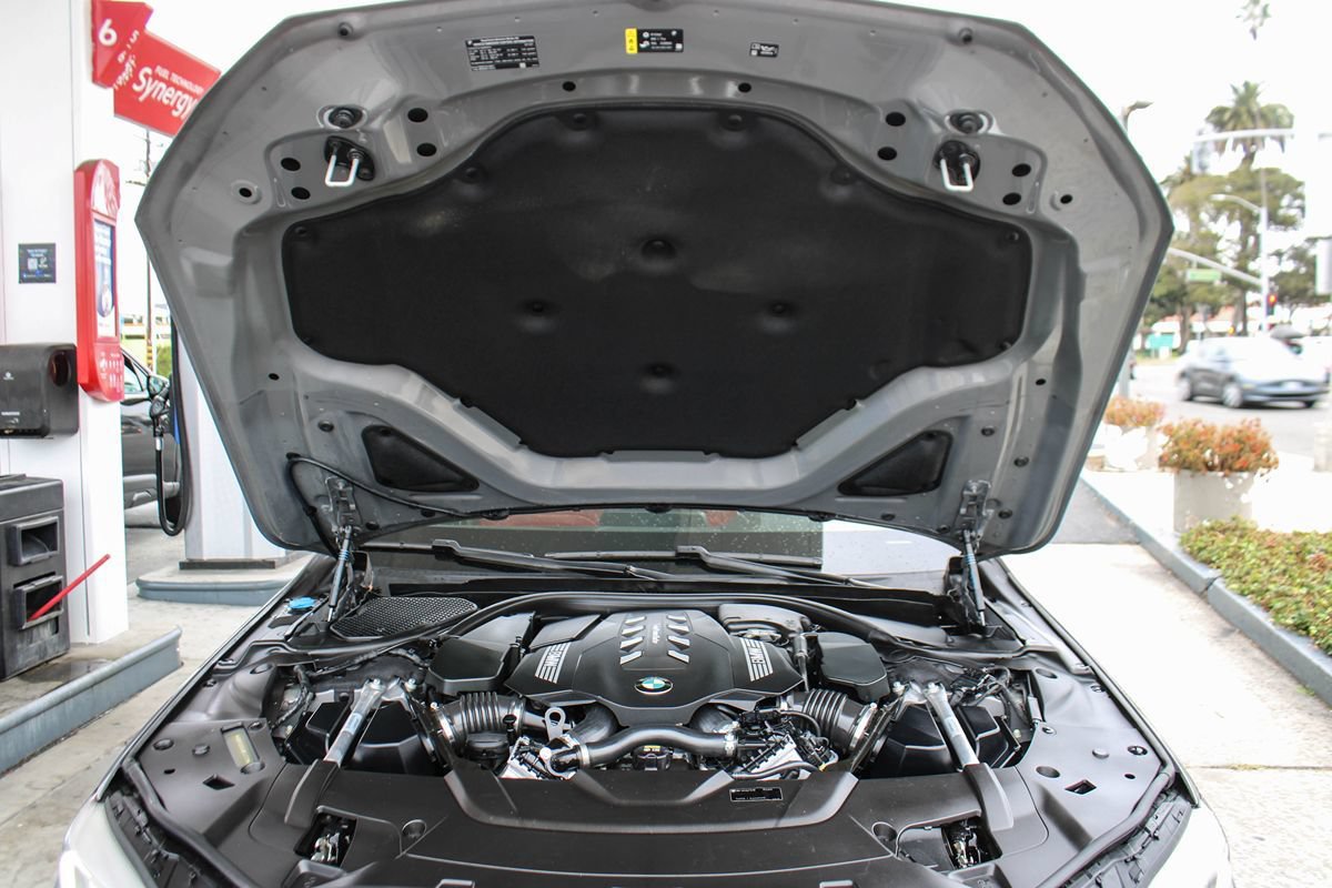 Used 2021 BMW 750i xDrive w/ M Sport Package AWD/4WD image 40