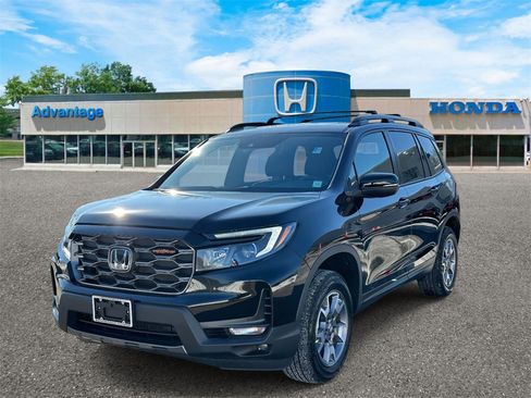 Certified 2022 Honda Passport TrailSport image 2