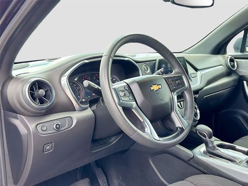 Used 2022 Chevrolet Blazer LT AWD/4WD image 9