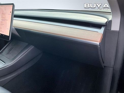 Used 2022 Tesla Model Y Performance image 17