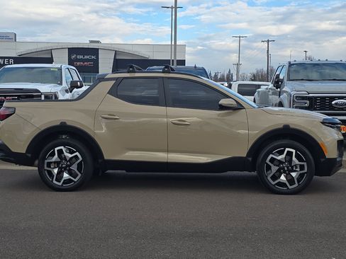 Used 2023 Hyundai Santa Cruz Limited image 3