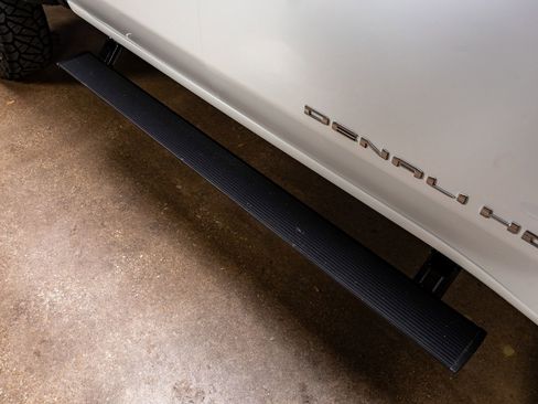 Used 2025 GMC Sierra 2500 Denali w/ Denali Reserve Package image 13