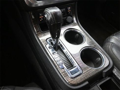 Used 2016 GMC Acadia SLT image 28