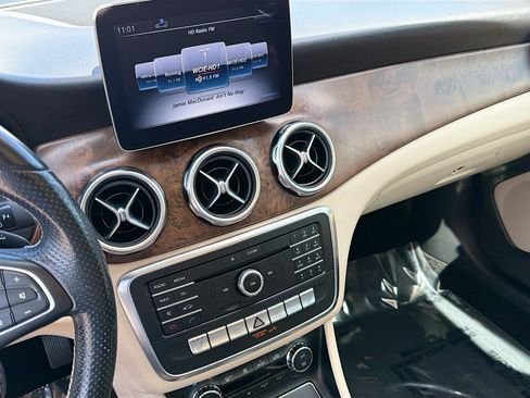 Used 2019 Mercedes-Benz GLA 250 image 27