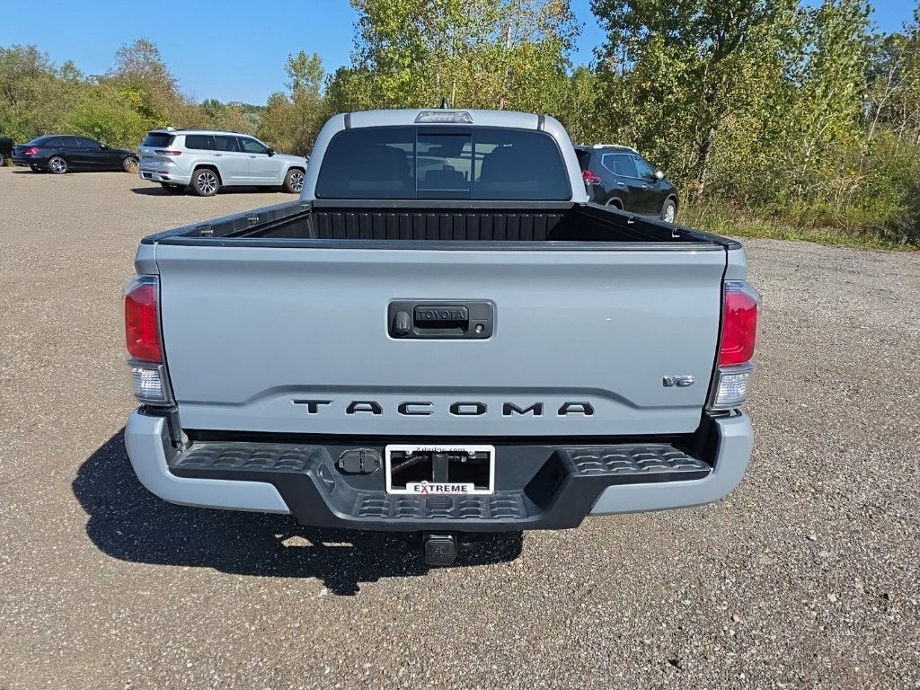 Used 2020 Toyota Tacoma TRD Off-Road AWD/4WD image 7