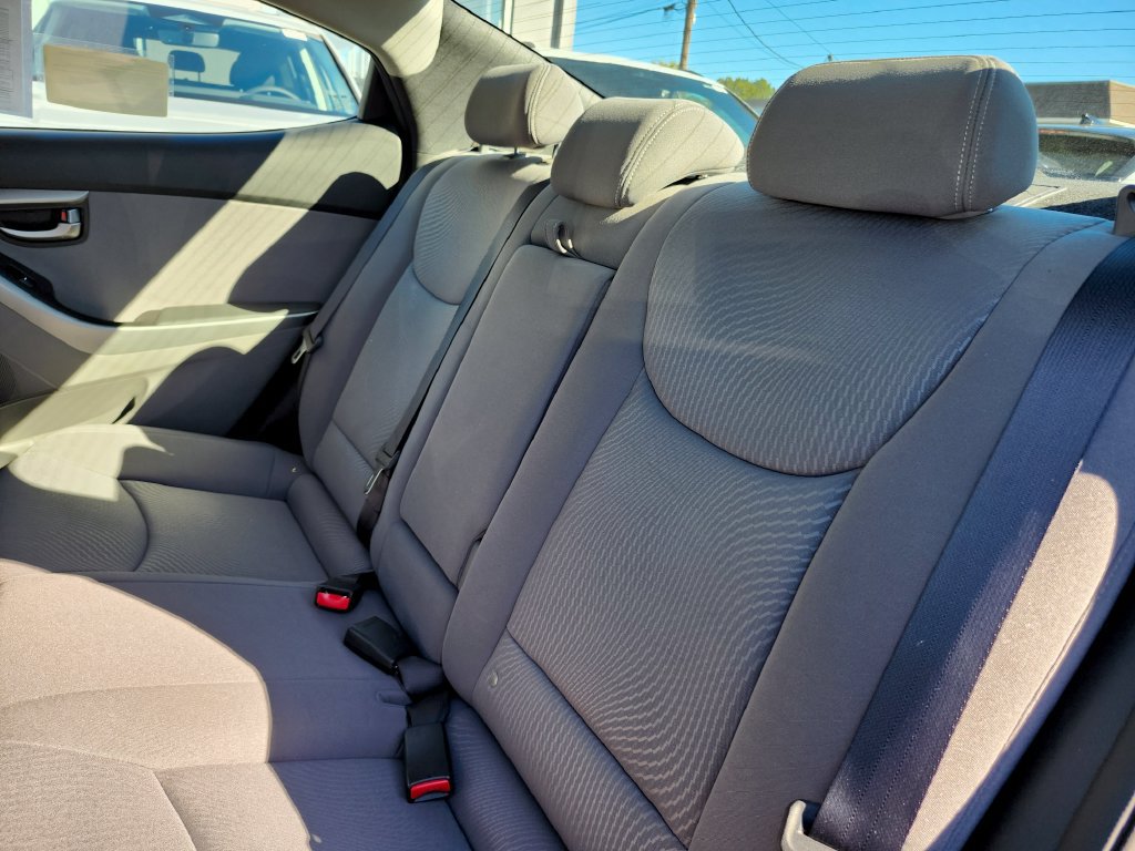 Used 2014 Hyundai Elantra SE w/ Option Group 02 FWD image 10