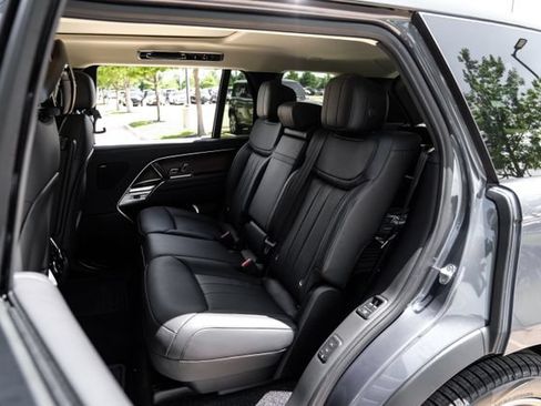 New 2026 Land Rover Range Rover Long Wheelbase SE AWD/4WD image 46