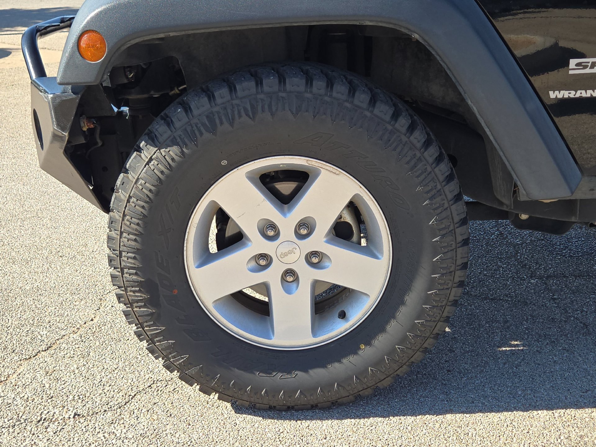 Used 2018 Jeep Wrangler Sport AWD/4WD image 11