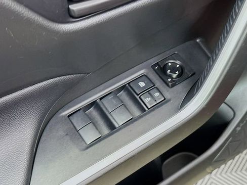 Used 2021 Toyota RAV4 LE image 17