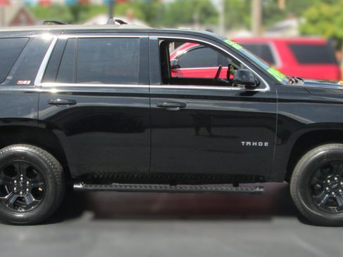 Used 2018 Chevrolet Tahoe LT w/ Z71 Midnight Edition AWD/4WD image 3