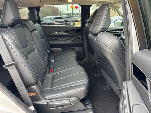 Used 2023 INFINITI QX60 Pure image 15